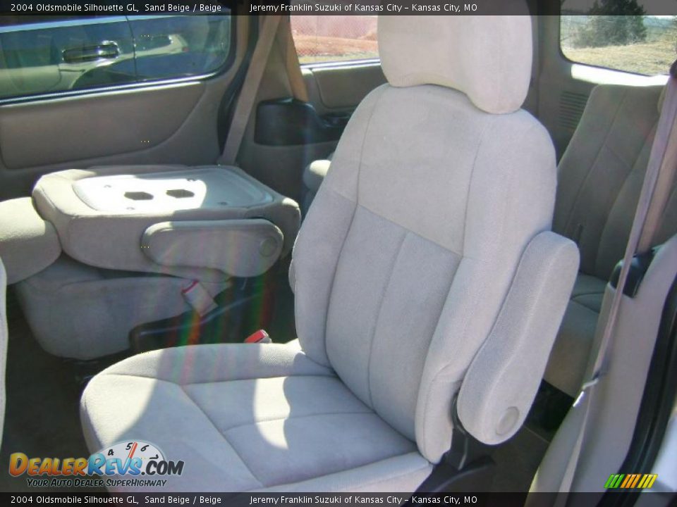 2004 Oldsmobile Silhouette GL Sand Beige / Beige Photo #14