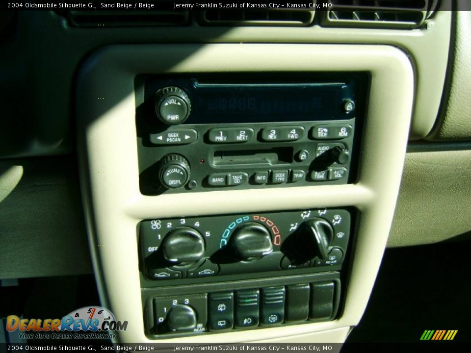 2004 Oldsmobile Silhouette GL Sand Beige / Beige Photo #18