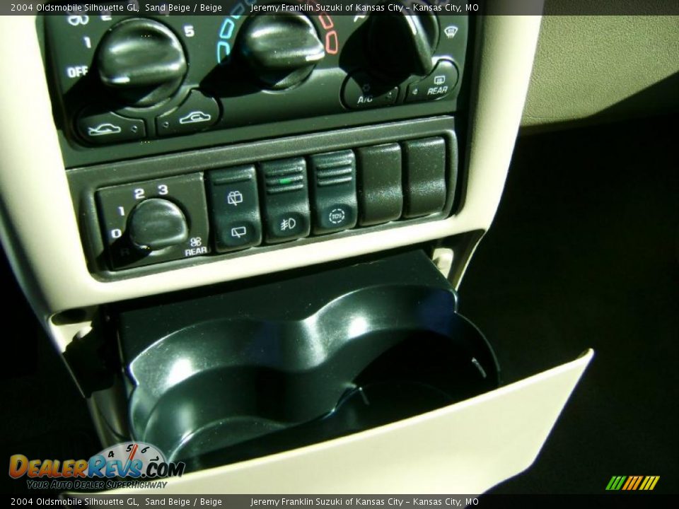 2004 Oldsmobile Silhouette GL Sand Beige / Beige Photo #22