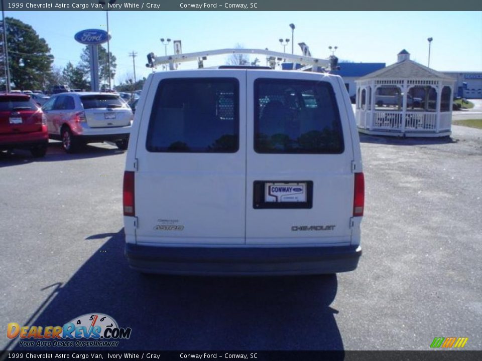 1999 Chevrolet Astro Cargo Van Ivory White / Gray Photo #6