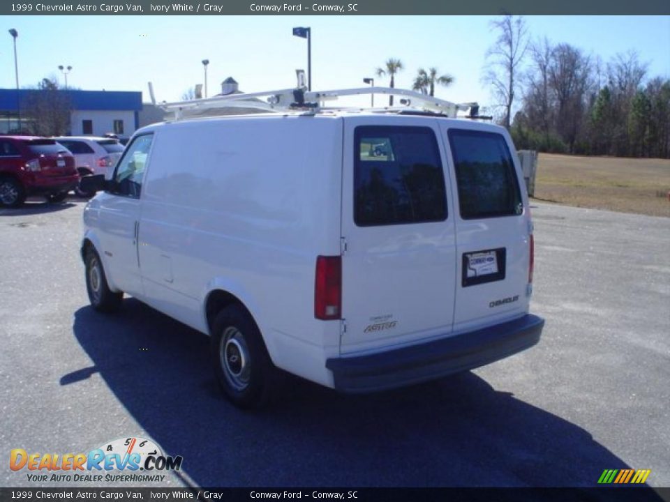 1999 Chevrolet Astro Cargo Van Ivory White / Gray Photo #7