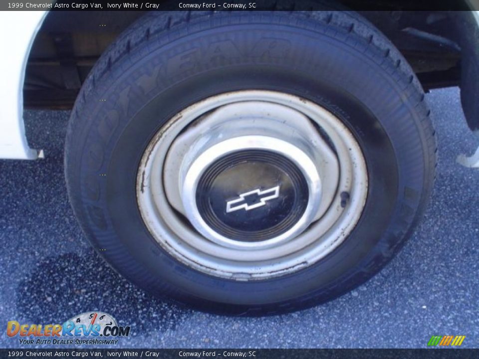 1999 Chevrolet Astro Cargo Van Ivory White / Gray Photo #9