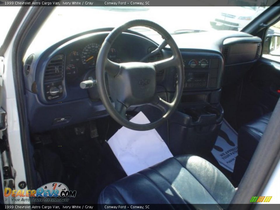 1999 Chevrolet Astro Cargo Van Ivory White / Gray Photo #21