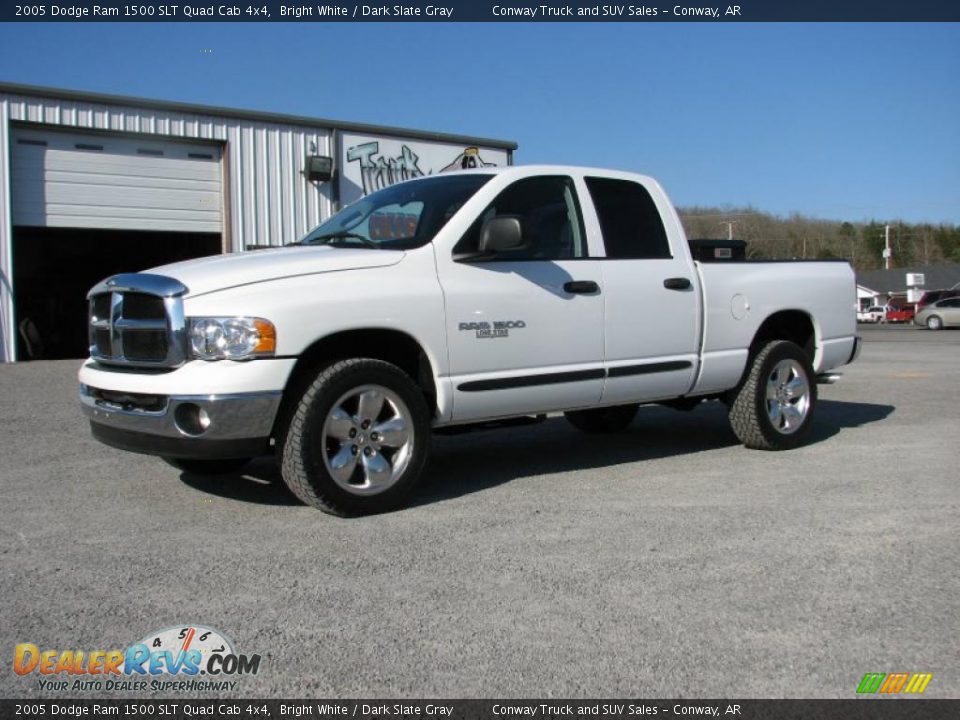 2005 Dodge Ram 1500 SLT Quad Cab 4x4 Bright White / Dark Slate Gray Photo #2