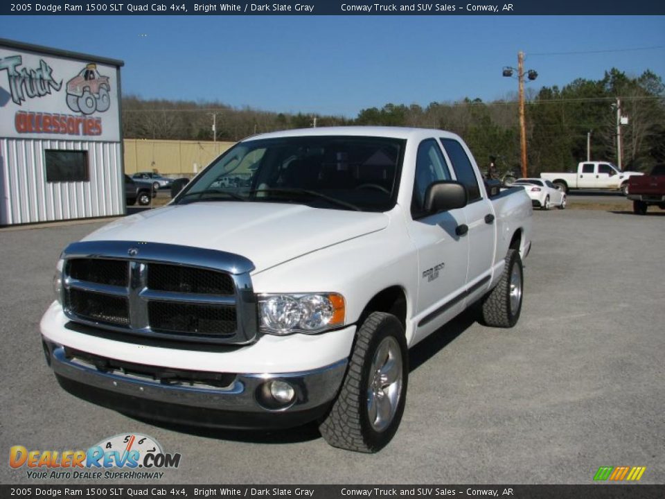 2005 Dodge Ram 1500 SLT Quad Cab 4x4 Bright White / Dark Slate Gray Photo #5