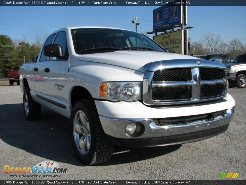 2005 Dodge Ram 1500 SLT Quad Cab 4x4 Bright White / Dark Slate Gray Photo #6