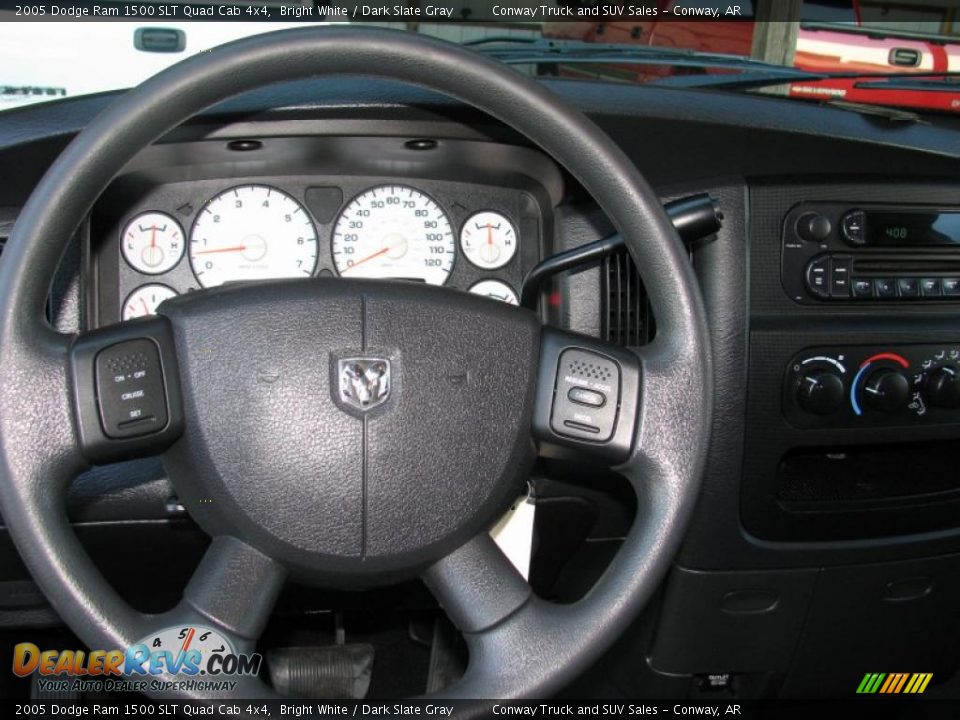 2005 Dodge Ram 1500 SLT Quad Cab 4x4 Bright White / Dark Slate Gray Photo #14