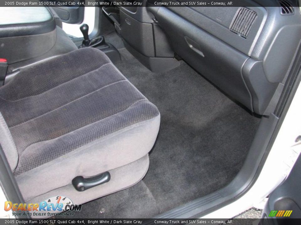 2005 Dodge Ram 1500 SLT Quad Cab 4x4 Bright White / Dark Slate Gray Photo #18