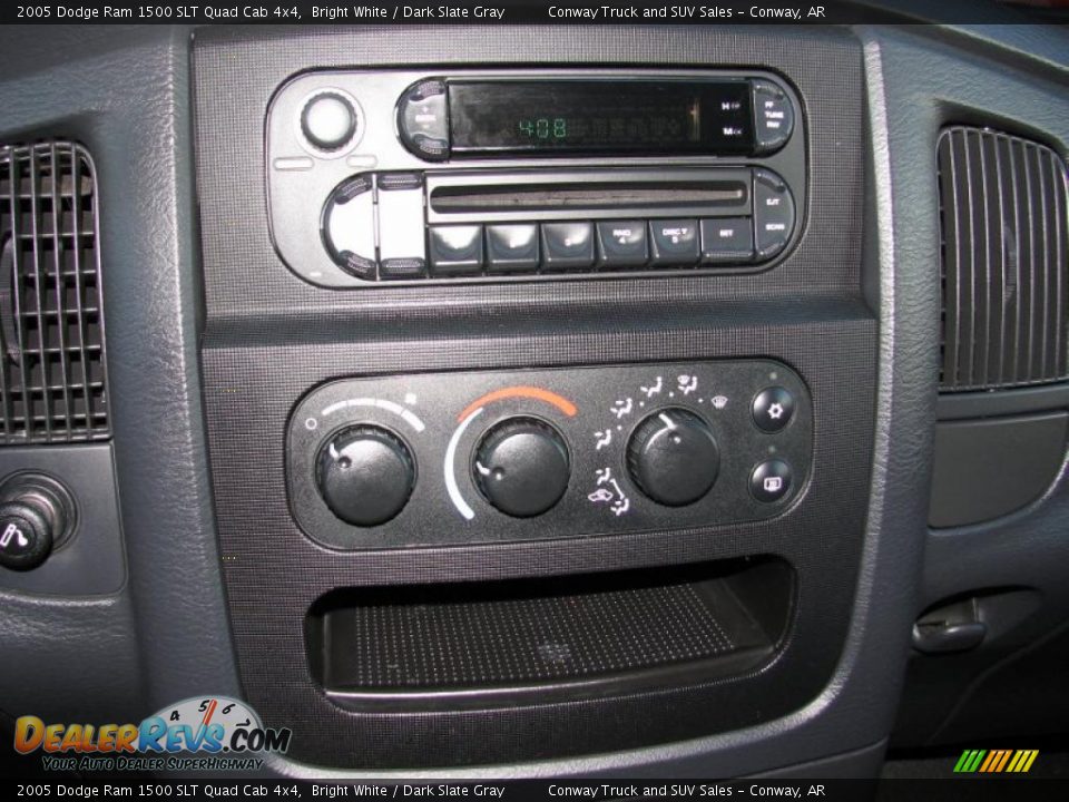 2005 Dodge Ram 1500 SLT Quad Cab 4x4 Bright White / Dark Slate Gray Photo #20