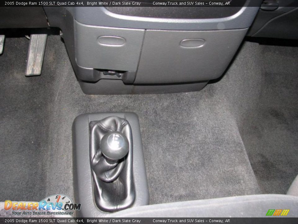 2005 Dodge Ram 1500 SLT Quad Cab 4x4 Bright White / Dark Slate Gray Photo #21