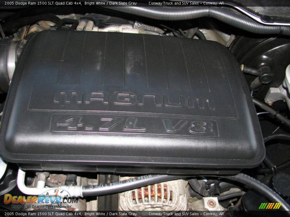2005 Dodge Ram 1500 SLT Quad Cab 4x4 Bright White / Dark Slate Gray Photo #24