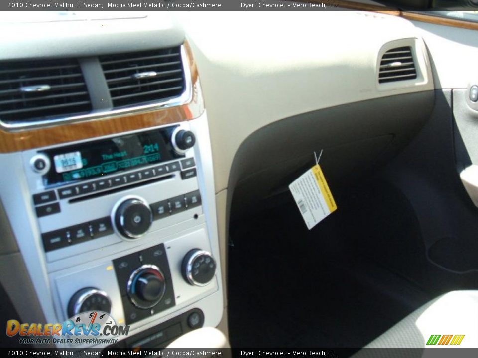 2010 Chevrolet Malibu LT Sedan Mocha Steel Metallic / Cocoa/Cashmere Photo #16