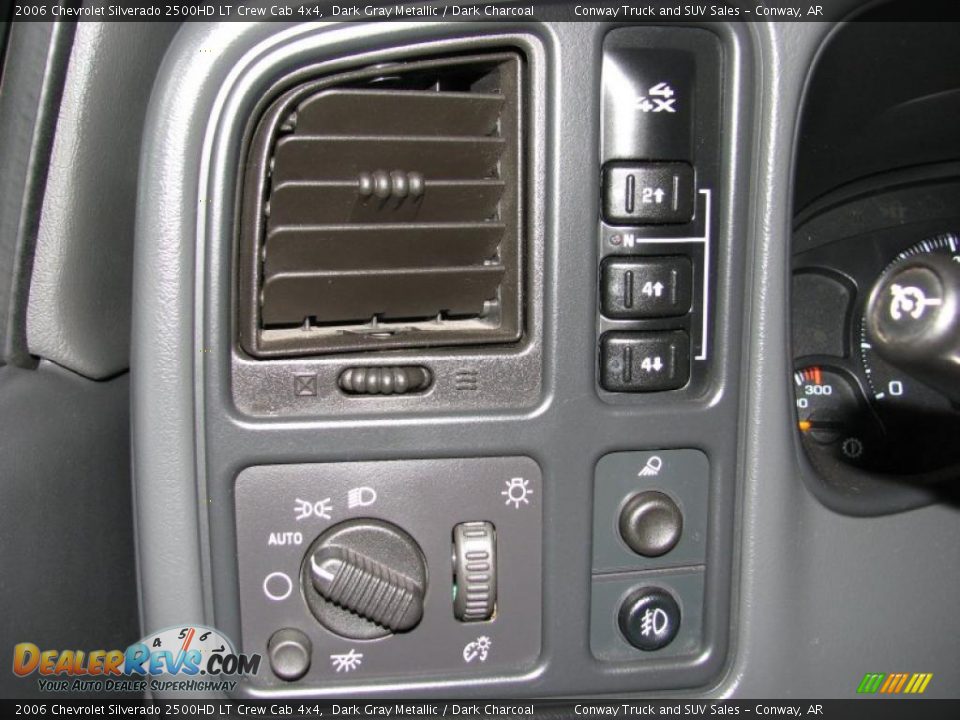 2006 Chevrolet Silverado 2500HD LT Crew Cab 4x4 Dark Gray Metallic / Dark Charcoal Photo #18