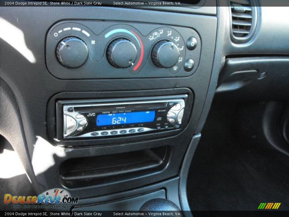 2004 Dodge Intrepid SE Stone White / Dark Slate Gray Photo #8