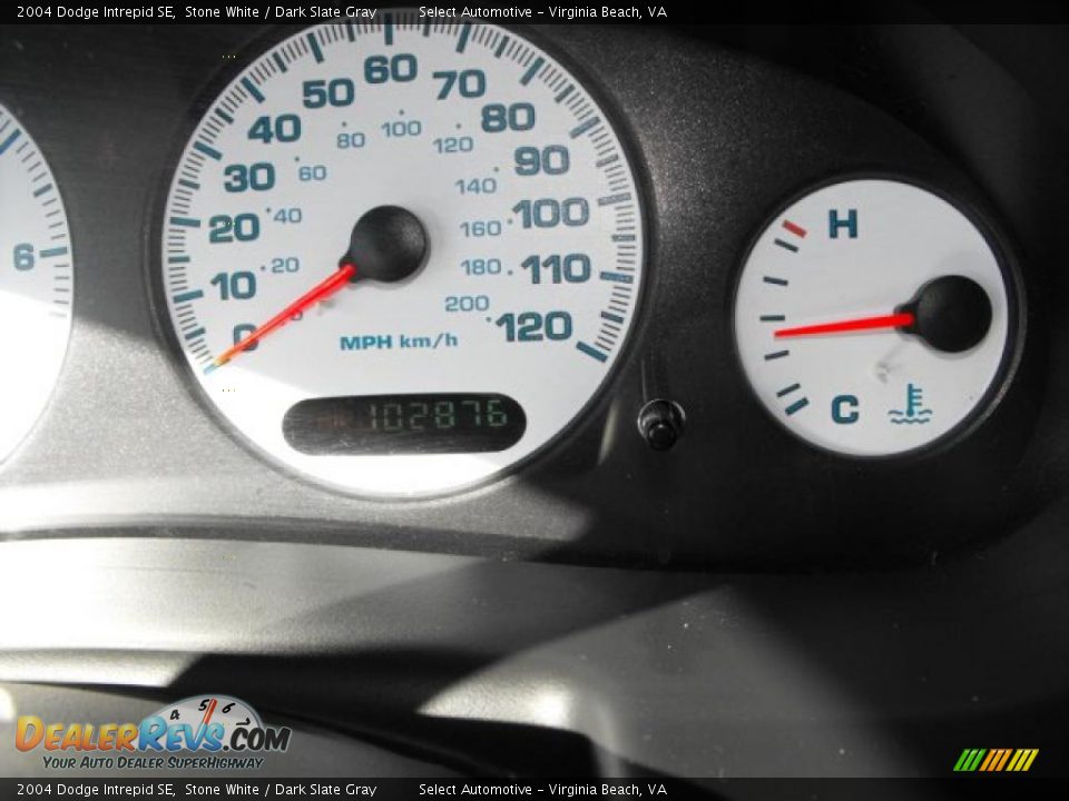 2004 Dodge Intrepid SE Stone White / Dark Slate Gray Photo #10