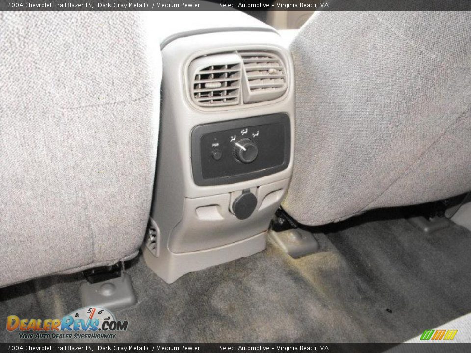 2004 Chevrolet TrailBlazer LS Dark Gray Metallic / Medium Pewter Photo #18