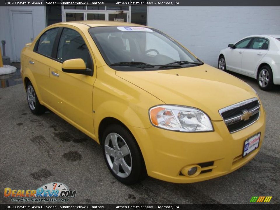 2009 Chevrolet Aveo LT Sedan Summer Yellow / Charcoal Photo #4