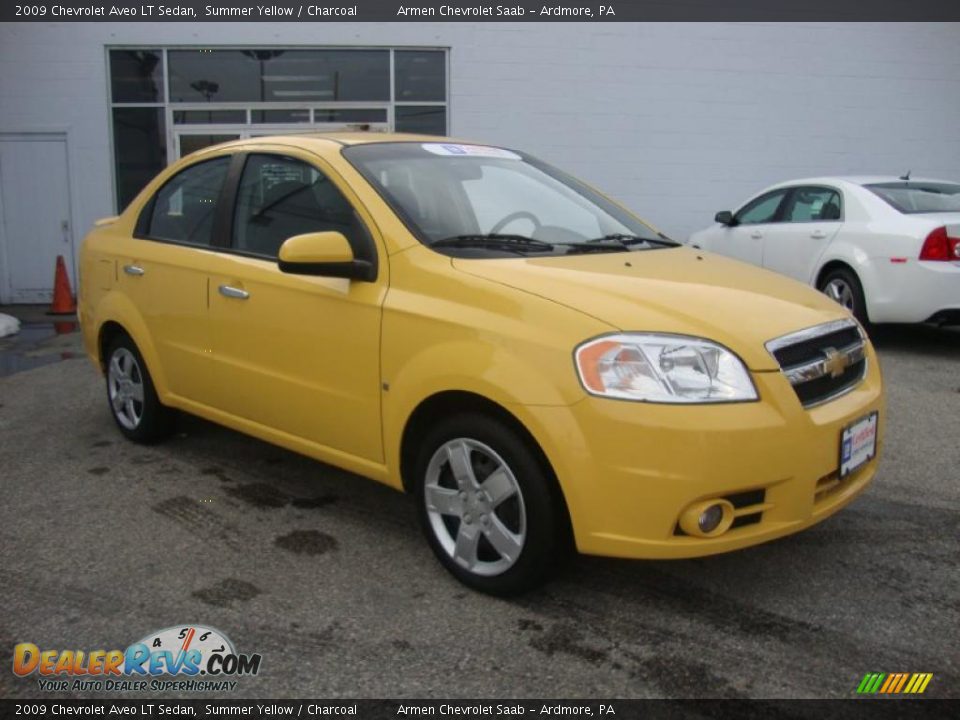 2009 Chevrolet Aveo LT Sedan Summer Yellow / Charcoal Photo #5