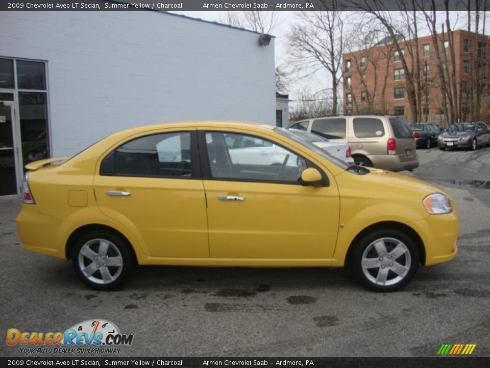 2009 Chevrolet Aveo LT Sedan Summer Yellow / Charcoal Photo #6