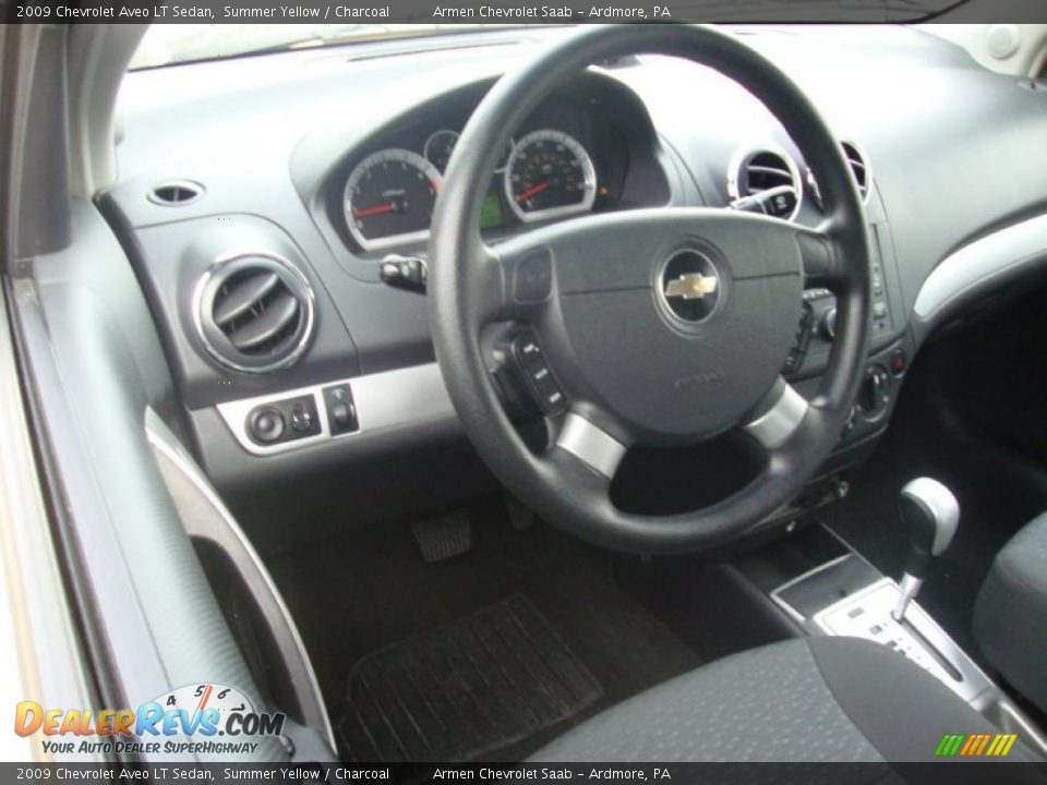 2009 Chevrolet Aveo LT Sedan Summer Yellow / Charcoal Photo #11