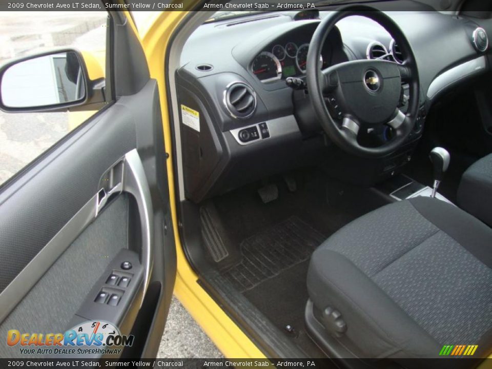 2009 Chevrolet Aveo LT Sedan Summer Yellow / Charcoal Photo #12