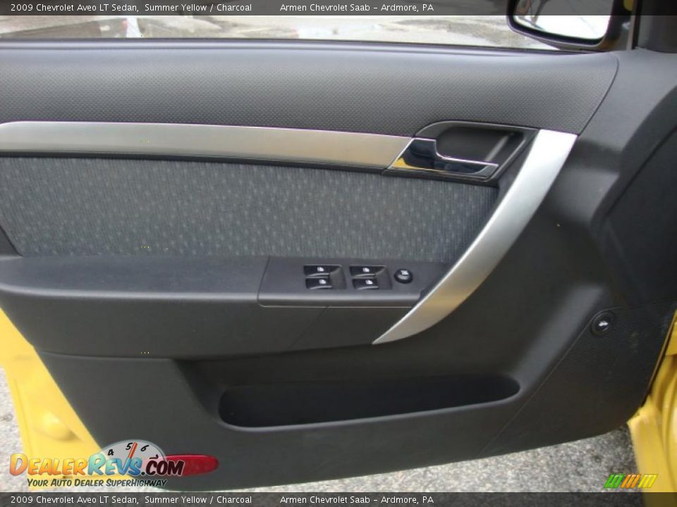 2009 Chevrolet Aveo LT Sedan Summer Yellow / Charcoal Photo #13