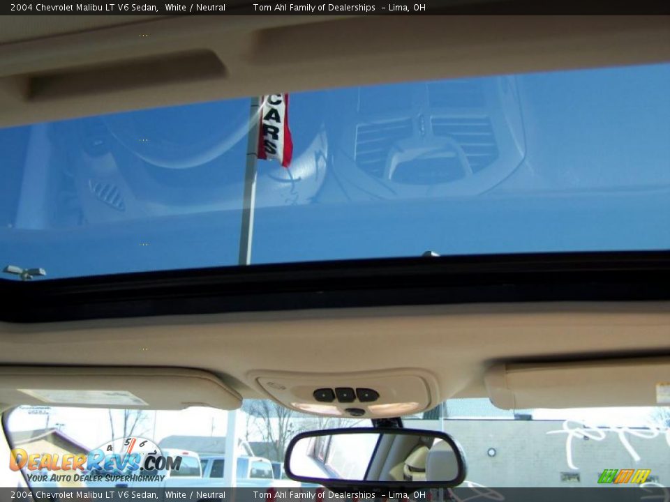 2004 Chevrolet Malibu LT V6 Sedan White / Neutral Photo #16