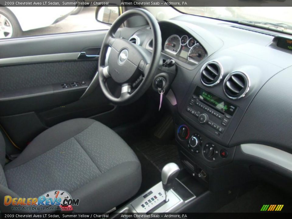 2009 Chevrolet Aveo LT Sedan Summer Yellow / Charcoal Photo #17