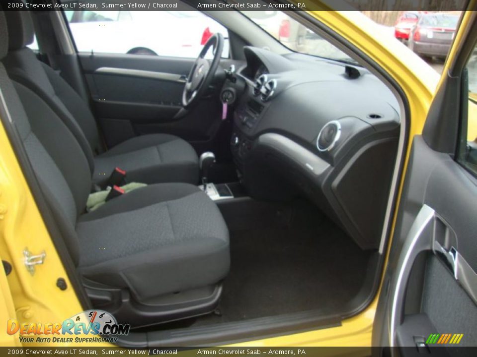 2009 Chevrolet Aveo LT Sedan Summer Yellow / Charcoal Photo #18
