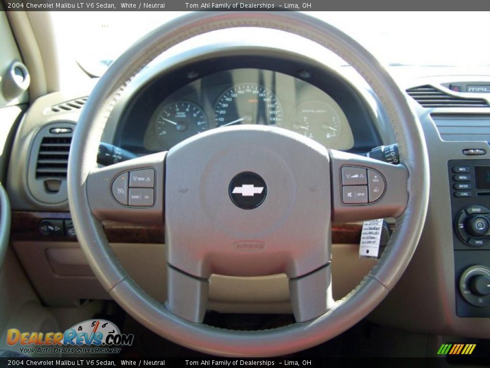 2004 Chevrolet Malibu LT V6 Sedan White / Neutral Photo #19