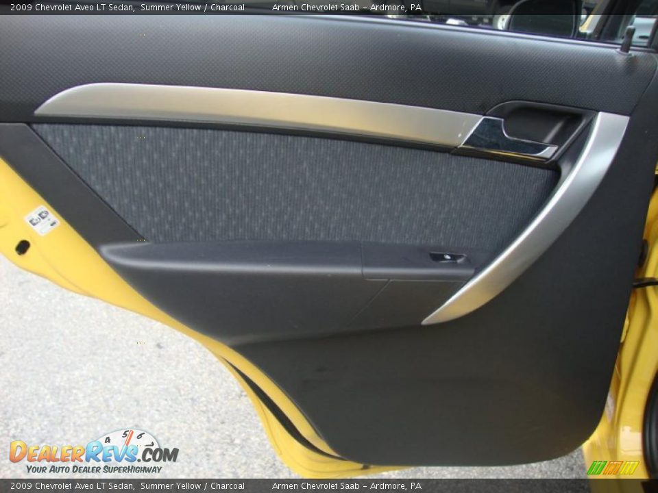 2009 Chevrolet Aveo LT Sedan Summer Yellow / Charcoal Photo #21
