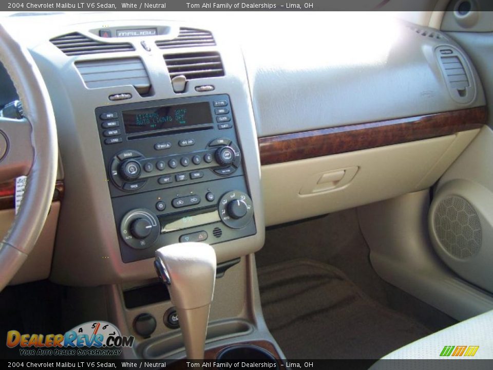 2004 Chevrolet Malibu LT V6 Sedan White / Neutral Photo #20