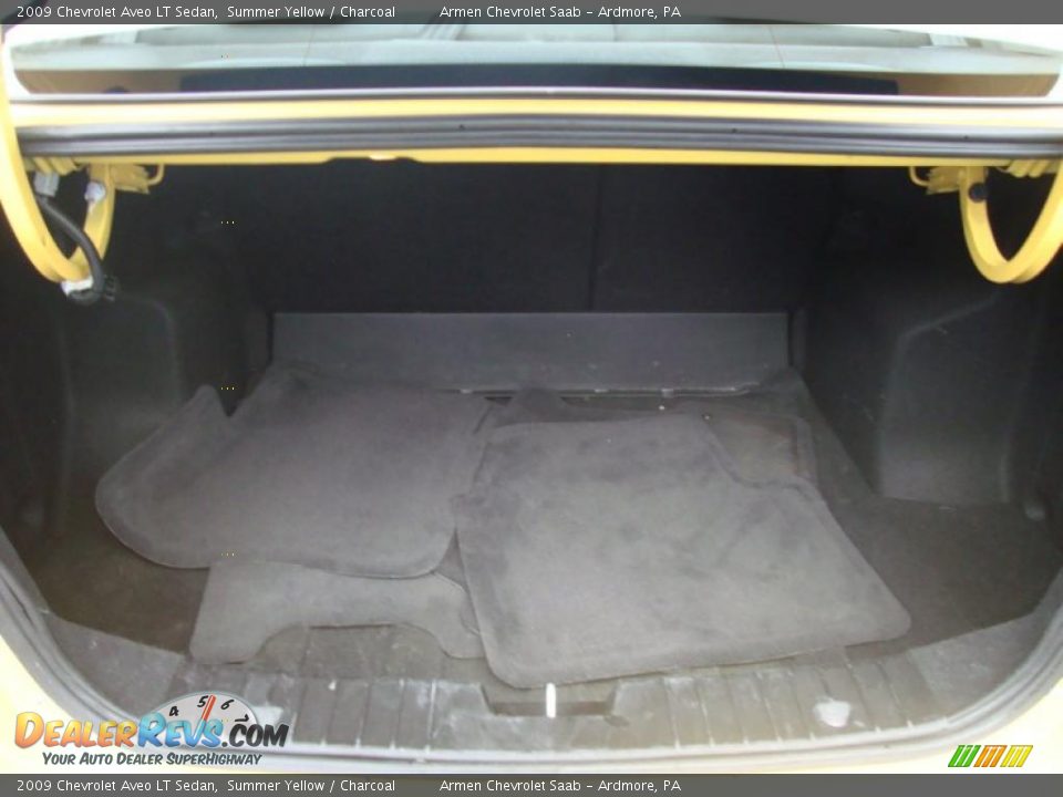 2009 Chevrolet Aveo LT Sedan Summer Yellow / Charcoal Photo #22