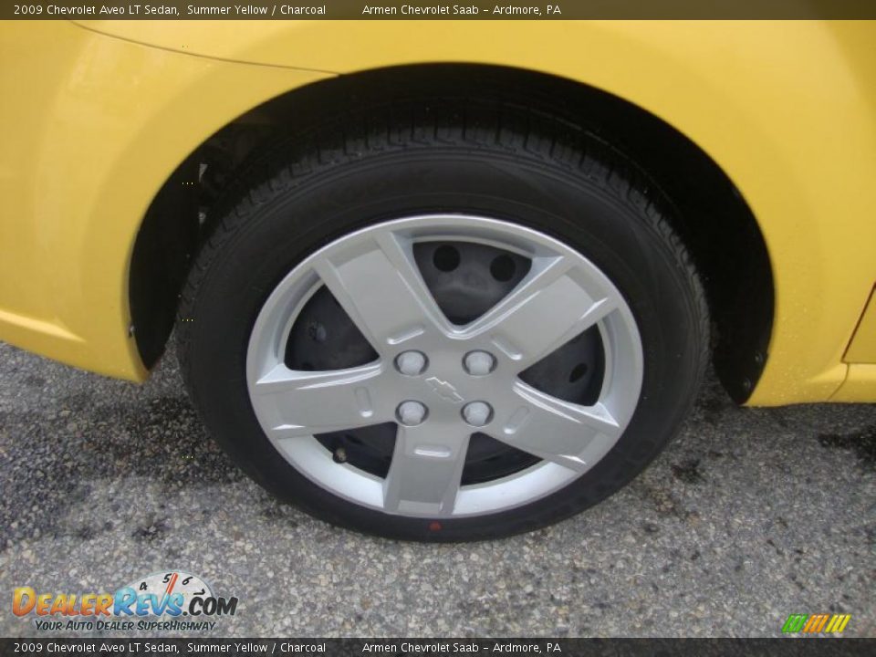 2009 Chevrolet Aveo LT Sedan Summer Yellow / Charcoal Photo #25