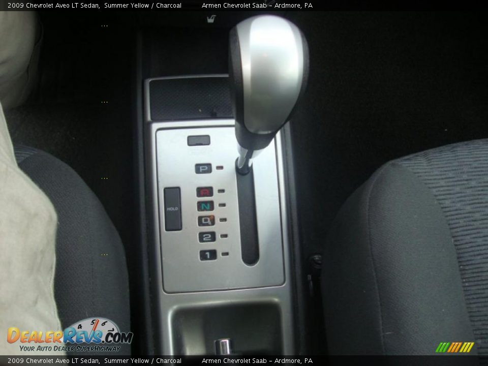 2009 Chevrolet Aveo LT Sedan Summer Yellow / Charcoal Photo #30