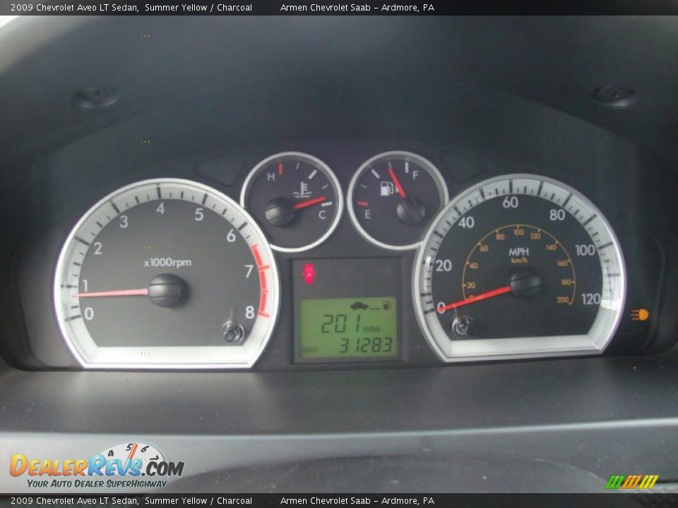 2009 Chevrolet Aveo LT Sedan Summer Yellow / Charcoal Photo #31