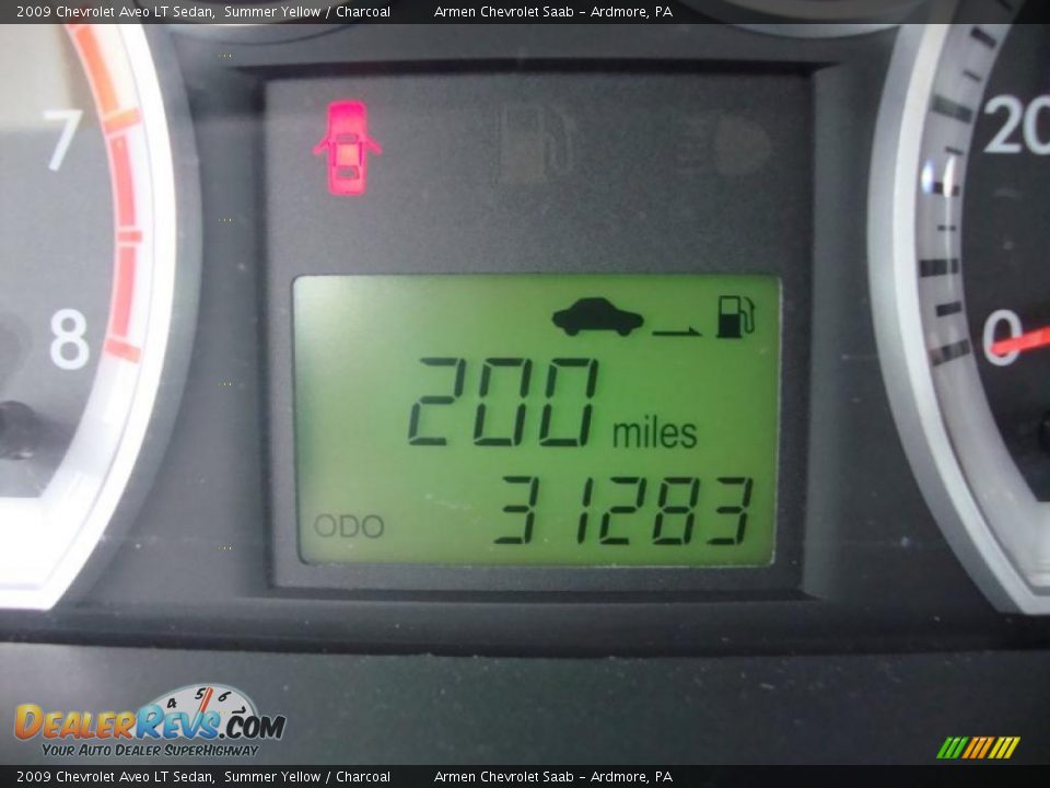 2009 Chevrolet Aveo LT Sedan Summer Yellow / Charcoal Photo #32