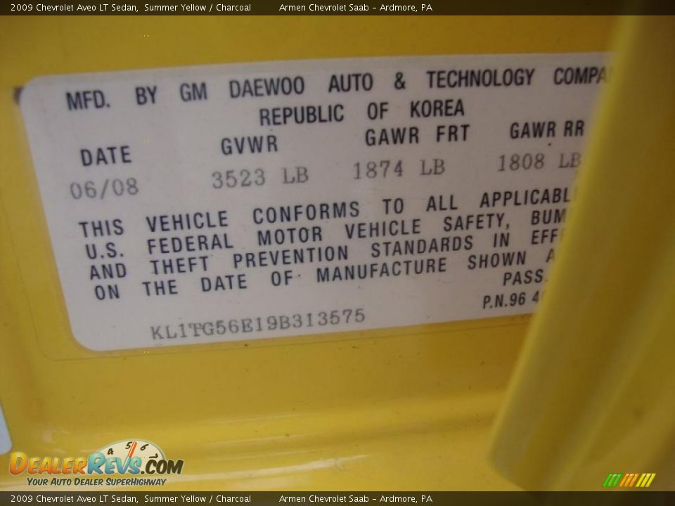 2009 Chevrolet Aveo LT Sedan Summer Yellow / Charcoal Photo #33