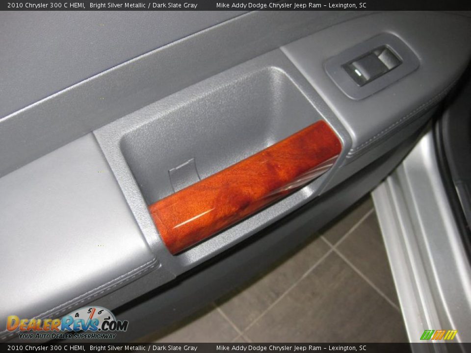 2010 Chrysler 300 C HEMI Bright Silver Metallic / Dark Slate Gray Photo #11