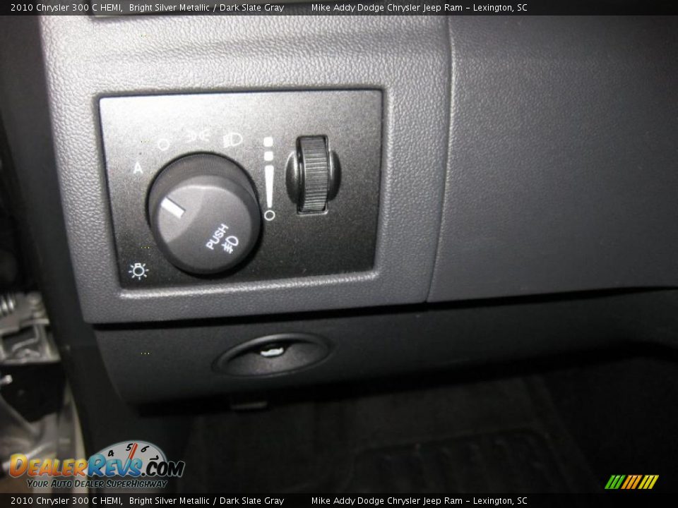 2010 Chrysler 300 C HEMI Bright Silver Metallic / Dark Slate Gray Photo #15