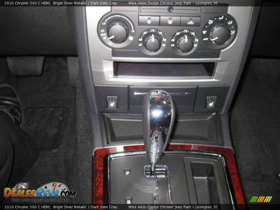 2010 Chrysler 300 C HEMI Bright Silver Metallic / Dark Slate Gray Photo #18