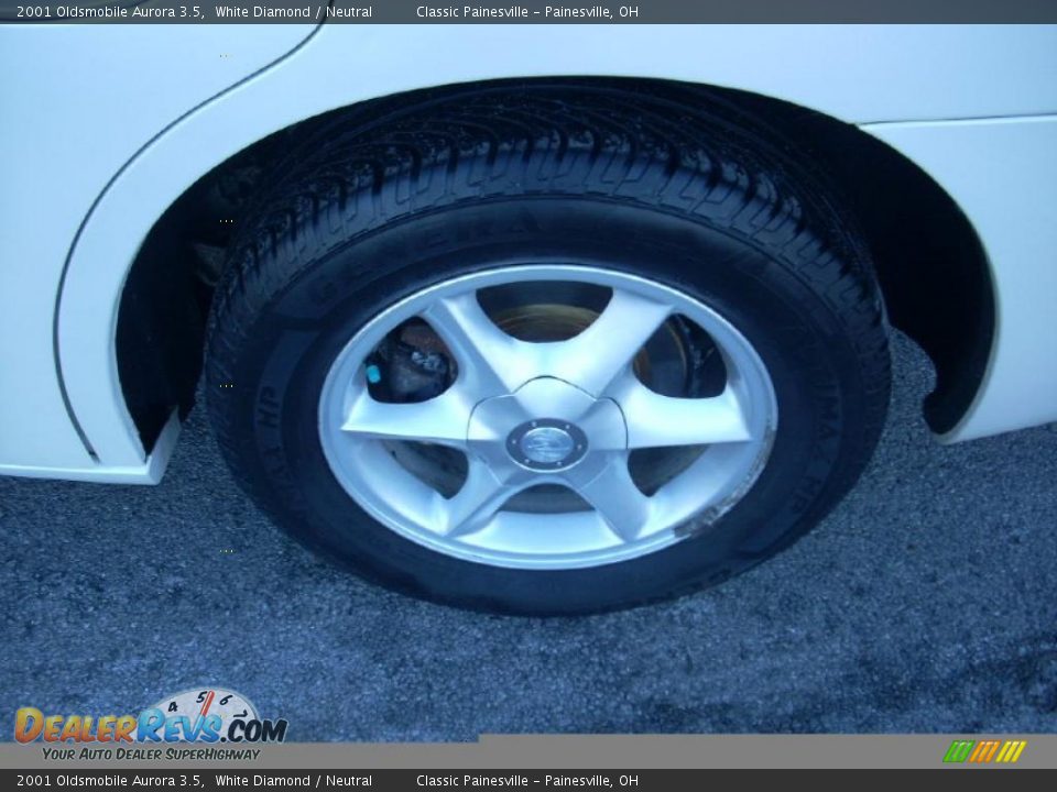 2001 Oldsmobile Aurora 3.5 White Diamond / Neutral Photo #5