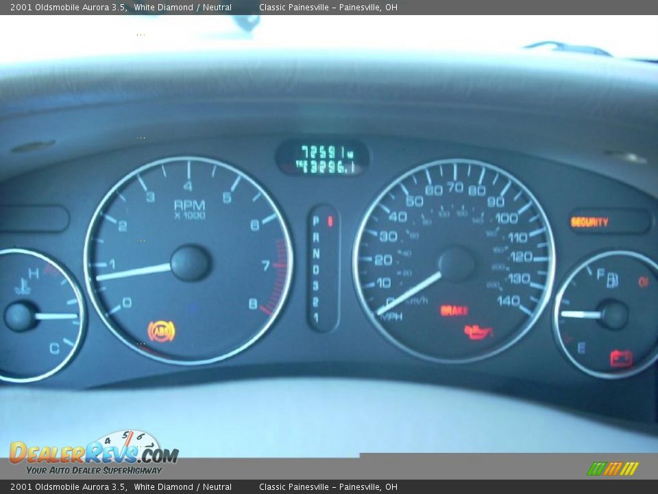 2001 Oldsmobile Aurora 3.5 White Diamond / Neutral Photo #12