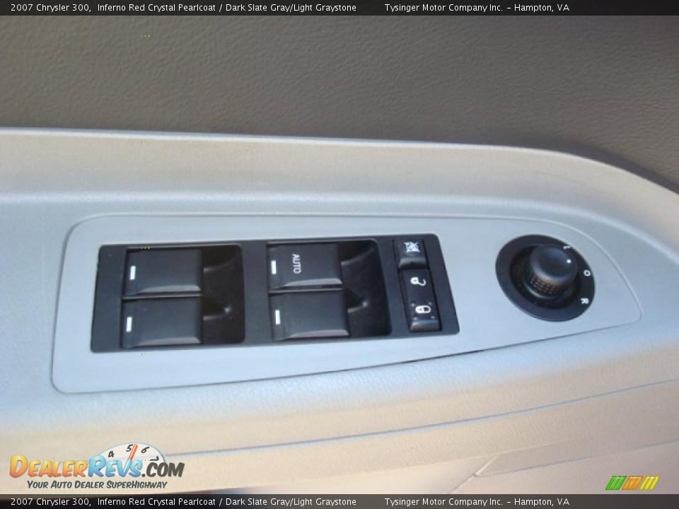 2007 Chrysler 300 Inferno Red Crystal Pearlcoat / Dark Slate Gray/Light Graystone Photo #12