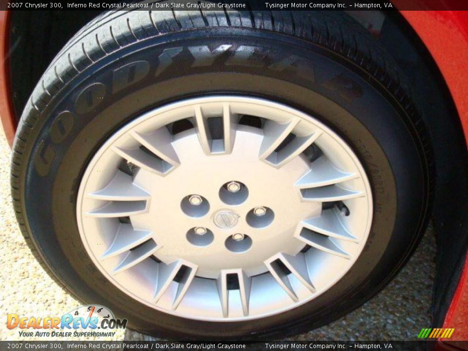2007 Chrysler 300 Inferno Red Crystal Pearlcoat / Dark Slate Gray/Light Graystone Photo #17