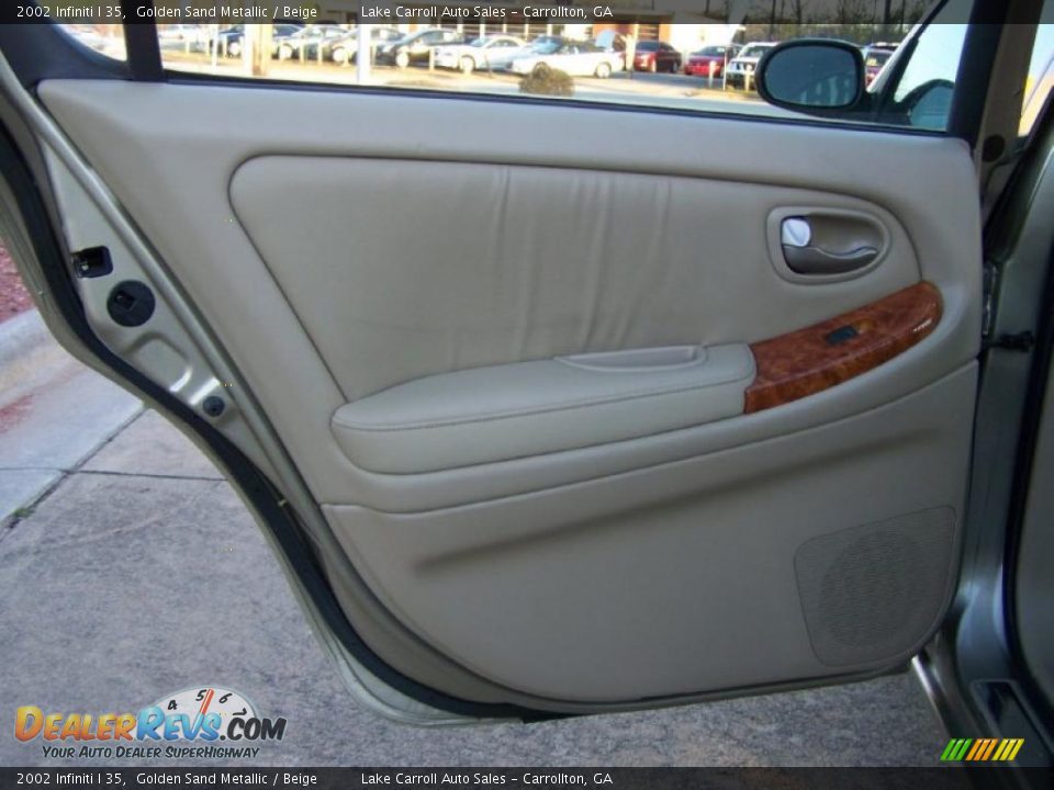 2002 Infiniti I 35 Golden Sand Metallic / Beige Photo #29