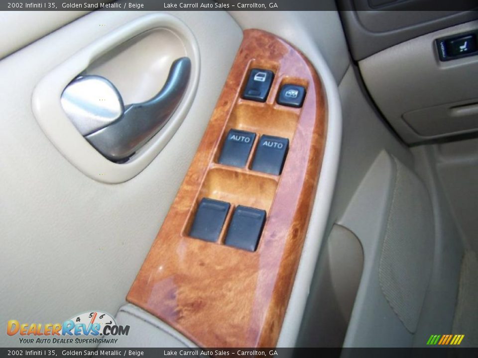 2002 Infiniti I 35 Golden Sand Metallic / Beige Photo #32