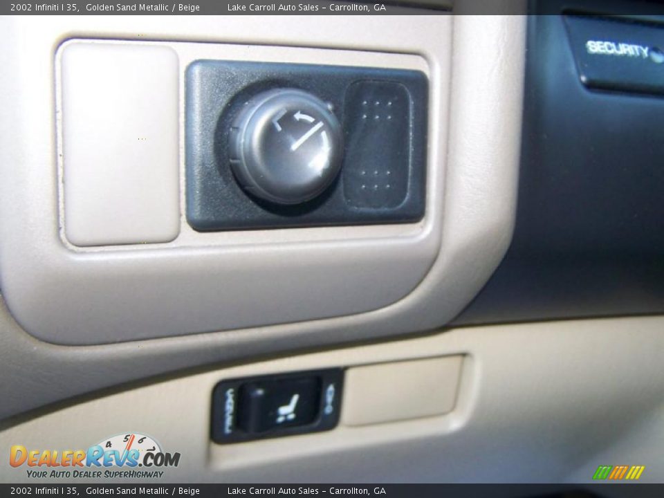 2002 Infiniti I 35 Golden Sand Metallic / Beige Photo #33