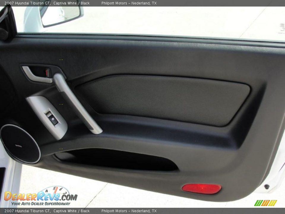 2007 Hyundai Tiburon GT Captiva White / Black Photo #29