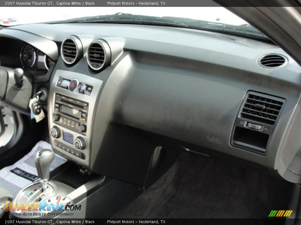 2007 Hyundai Tiburon GT Captiva White / Black Photo #30
